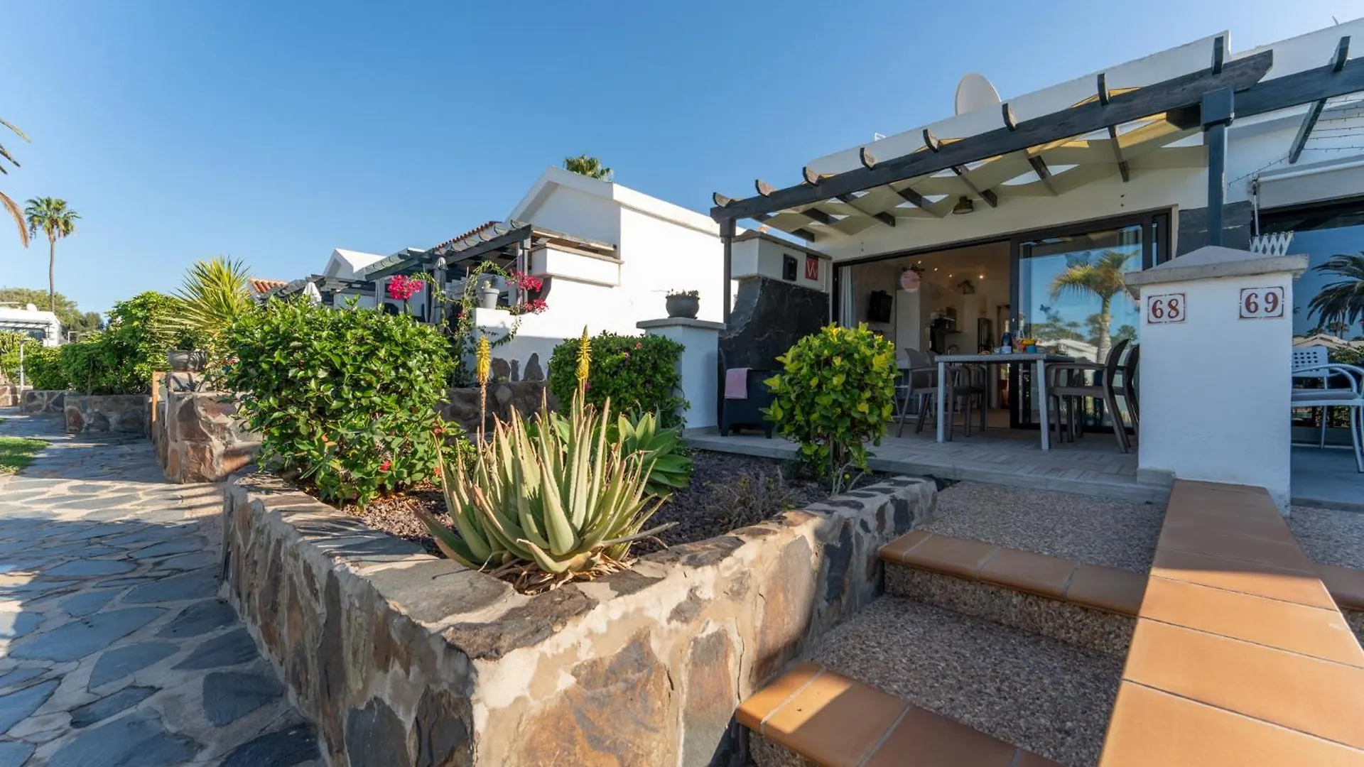Luxury Poolside Holiday Home Maspalomas  Maspalomas (Gran Canaria)