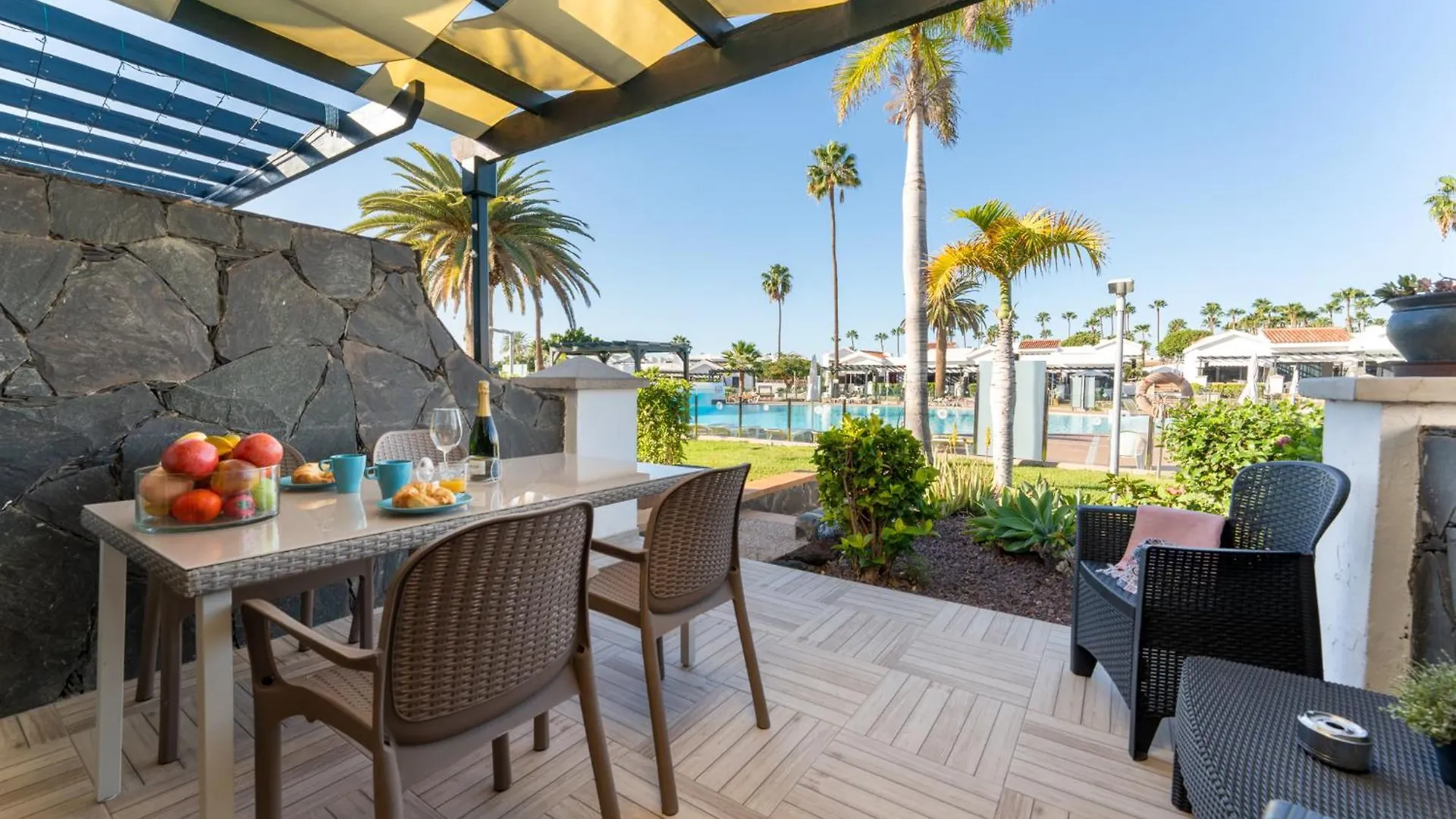 Luxury Poolside Holiday Home location