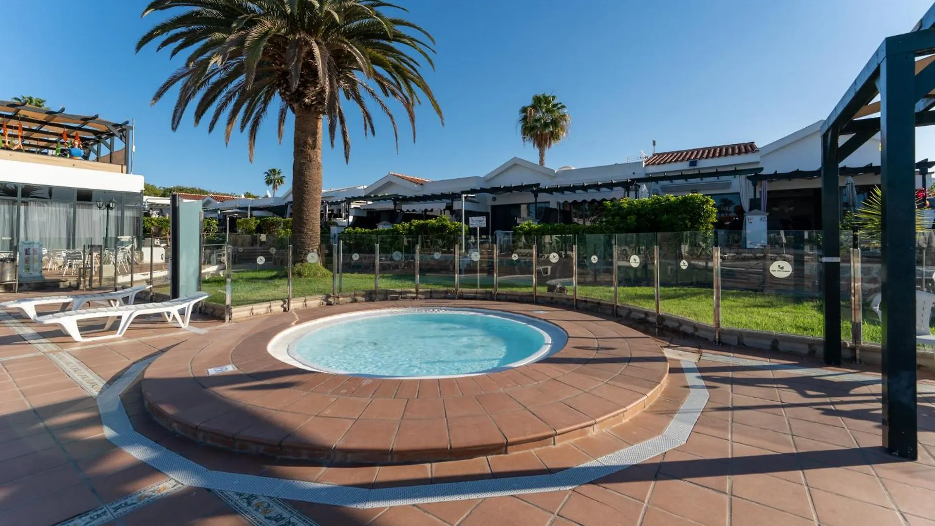 Luxury Poolside Holiday Home Maspalomas