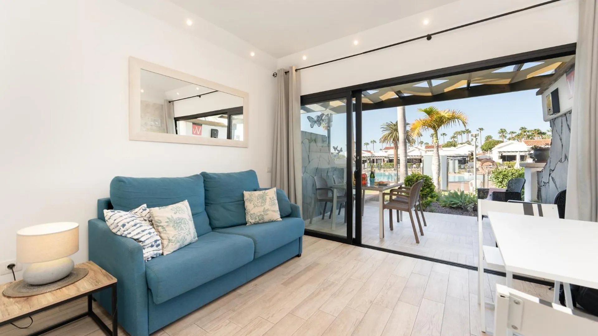Luxury Poolside Holiday Home Maspalomas
